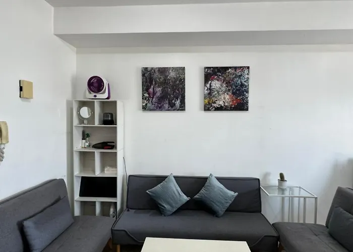 Vinia Infinity 1 Near Malls With Wifi And Netflix